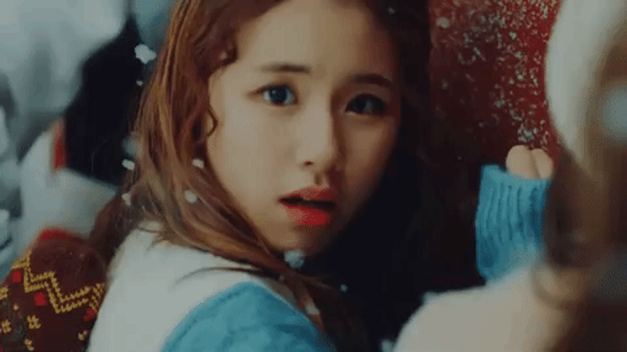 Chaeyoung Twice Main Rapper Knocking GIF