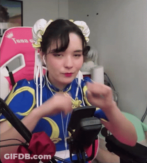 Chun Lee Cosplayer Rainbow Imagination GIF