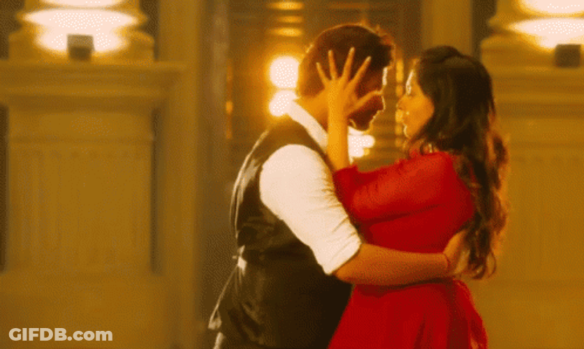 Come Here Hug Romantic Yaadhumaagi Nindraai GIF