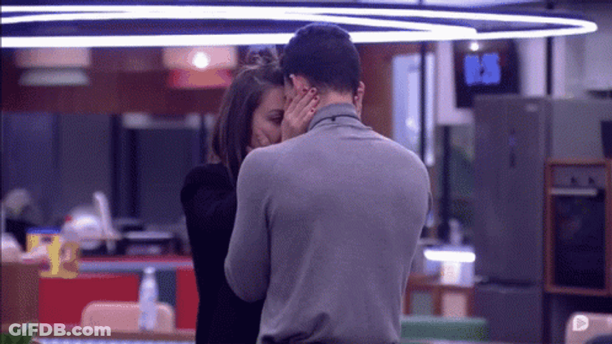Couple Abrazo In A Diner GIF