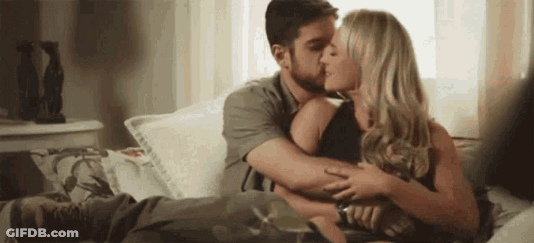 Cuddling Abrazo Hug Romantic GIF