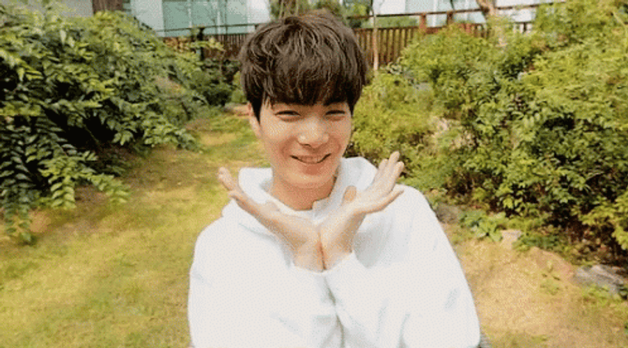 Cute Korean Guy Kim Jong Hyeon GIF