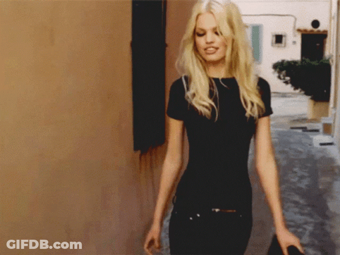 Daphne Groeneveld Sassy Walking GIF