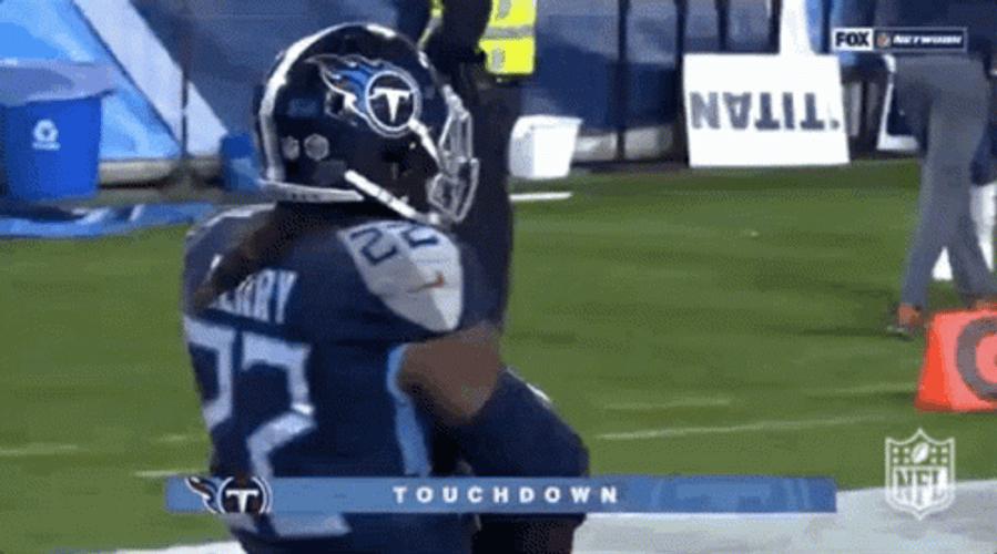 Derrick Henry NFL Squat GIF