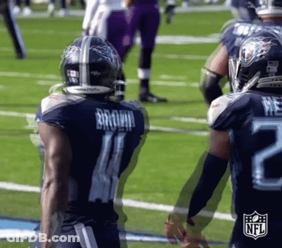 Derrick Henry Titans Jog GIF
