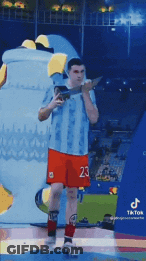 Dibu Emiliano Martinez Award GIF