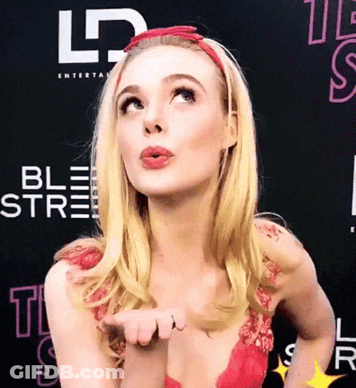 Elle Fanning Blow Kiss Cute Pretty GIF