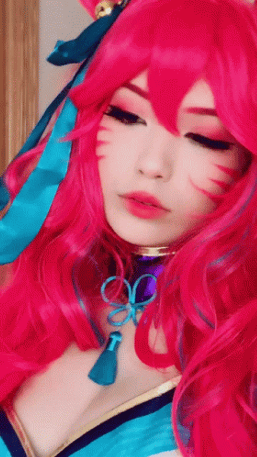 Emiru Ahri Cosplay GIF