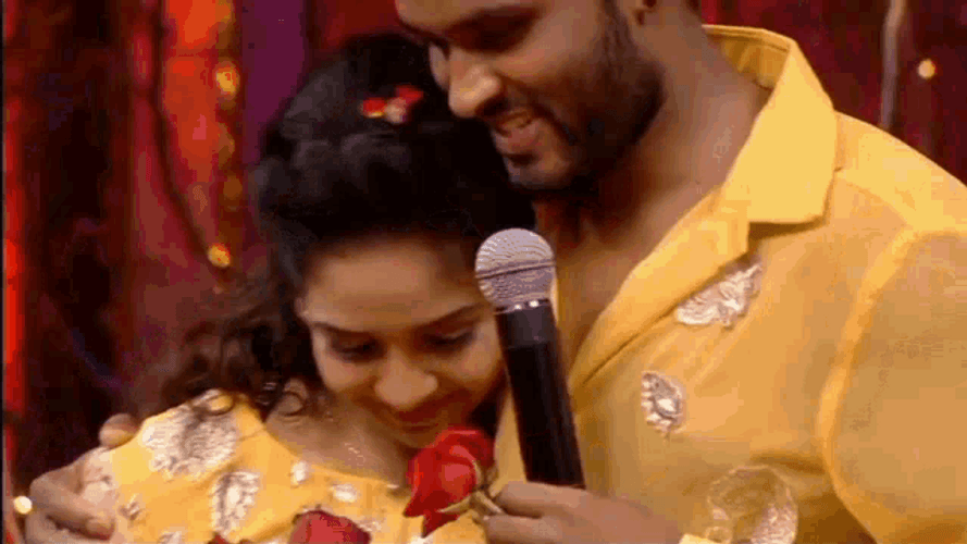 Emotional Amirads Pavni Hug Romantic Couple GIF