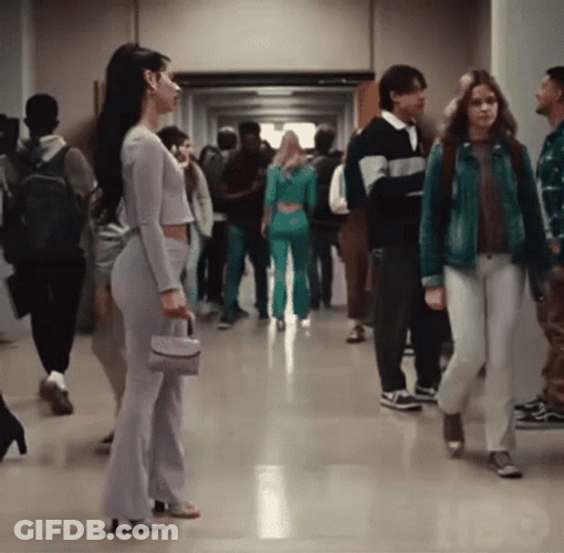 Euphoria Alexa Demie Hallway GIF