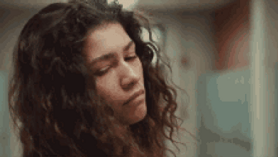 Euphoria Rue Bennett Zendaya Nod Blink GIF
