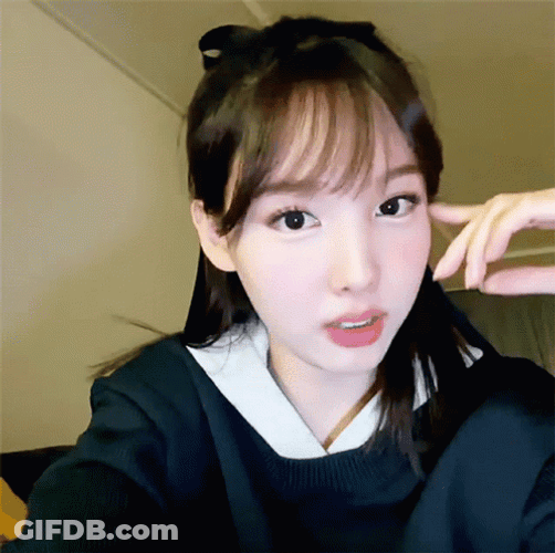 Eye Roll Meme Nayeon Scratching Head GIF
