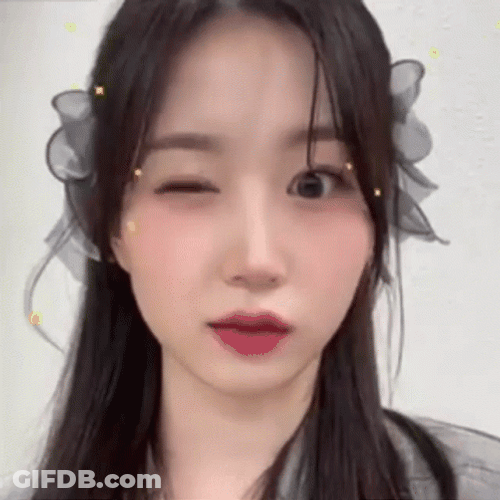 Eye Twitching Haewon Nmixx GIF