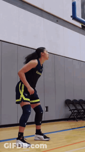 Female Basketball Player In Lunds Jersey GIF