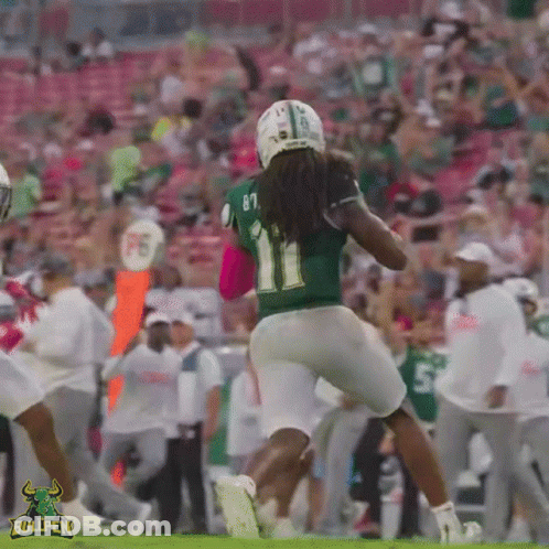 Football Player In Green Jersey Number 11 GIF