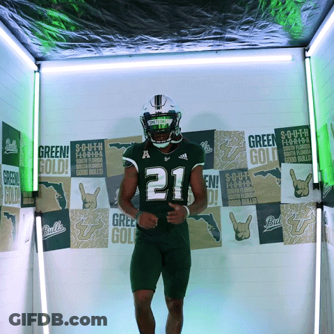 Football Player In Green Jersey Number 21 GIF