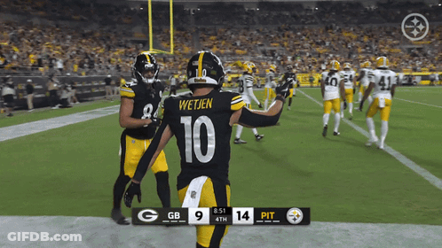 Football Player In Number 10 Jersey GIF