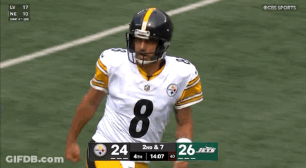 Football Player In Number 8 Jersey GIF