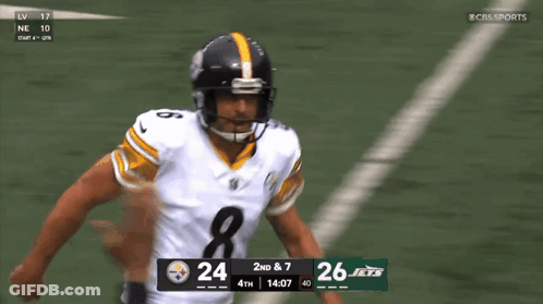 Football Player In Number 8 Jersey GIF