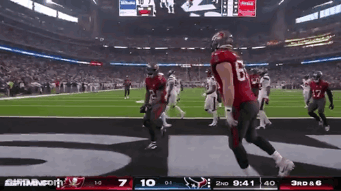Football Player In Red Jersey Number 6 GIF
