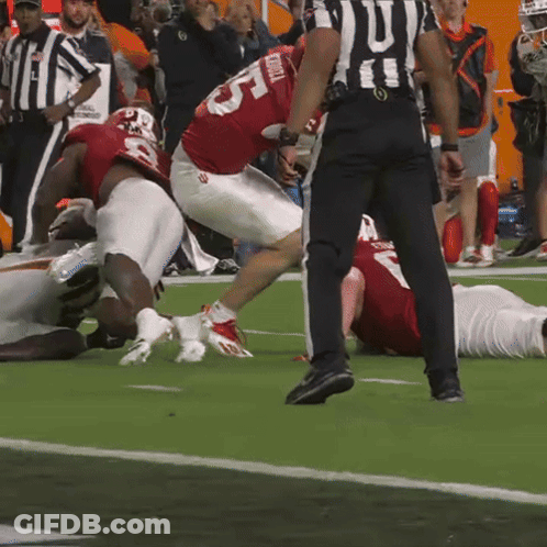Football Player In Red Jersey Number 7 GIF