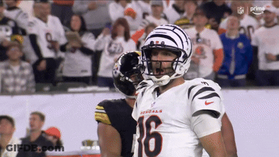 Football Player In White Jersey Number 18 GIF