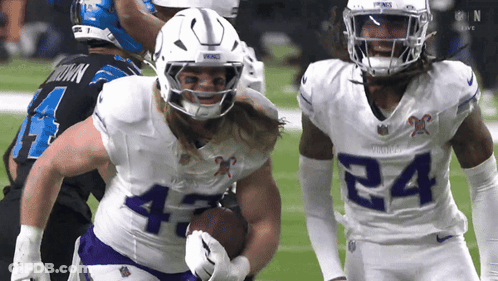 Football Player In White Jersey Number 43 GIF