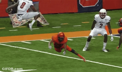 Football Player In White Jersey Number 6 GIF
