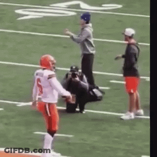 Football Player In White Jersey Number 6 GIF