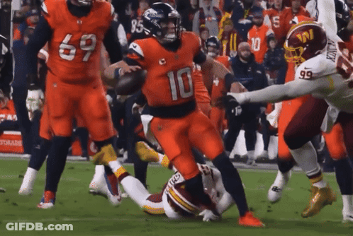 Football Player Number 10 Running With Ball GIF