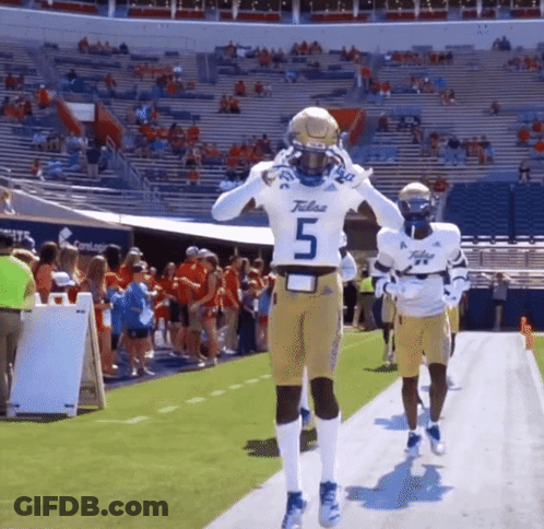 Football Player Number 5 On Field GIF