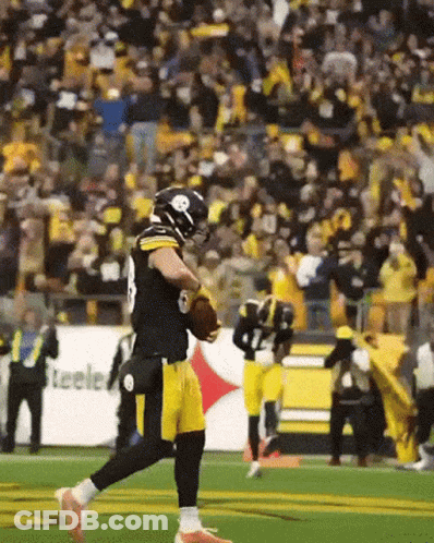 Football Player Number 6 Running With Ball GIF