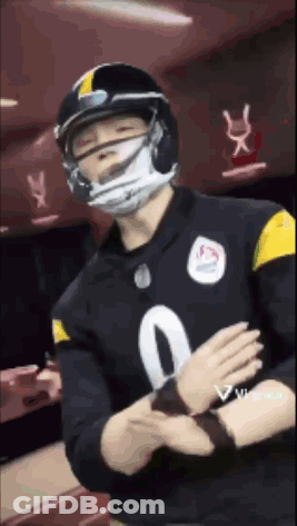 Football Player Wearing Helmet And Number 0 GIF