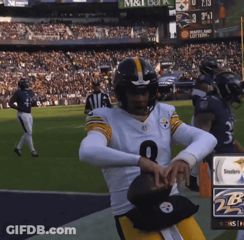 Football Player Wearing Number 8 Jersey GIF