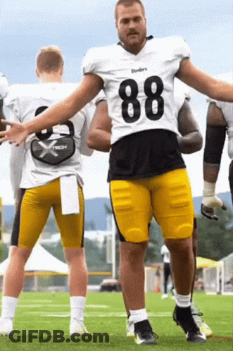 Football Player Wearing Number 88 GIF