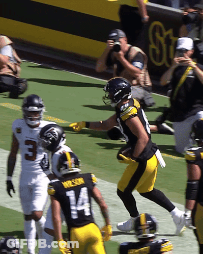 Football Player Wilson 14 Running With Ball GIF