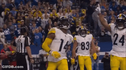 Football Players In Yellow Uniforms 14 And 83 GIF