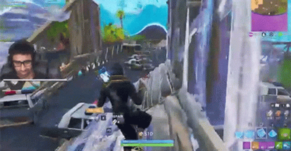 Fortnite Reload Roaming On Building GIF