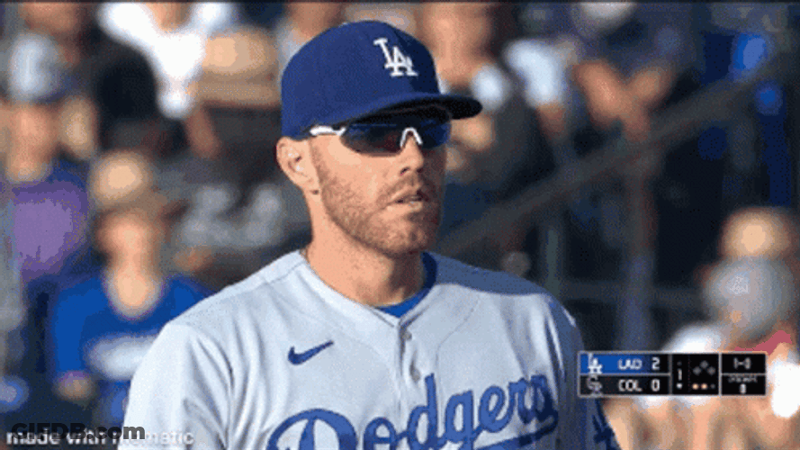 Freddie Freeman Looking Up GIF