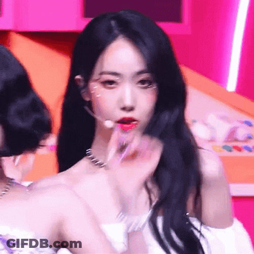 Getting Sturdy Dance Viviz K-Pop GIF
