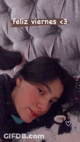 Girl Laying On Bed Feliz Viernes <3 GIF