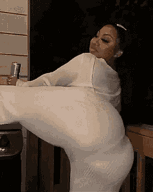 Girl Twerking On The Balcony GIF