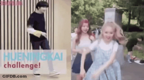 Gowon Loona GIF