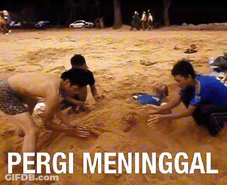 Group Of People Playing In Sand Pergi Meninggalkan GIF