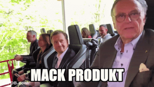 Group Riding Roller Coaster Mack Produkt GIF