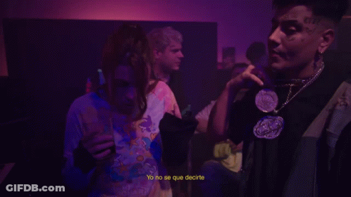 Group Standing In Dark Room Pero Puede Venir A Mi Club GIF