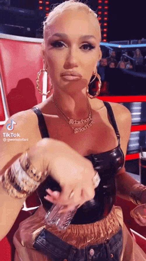 Gwen Stefani Gxve GIF
