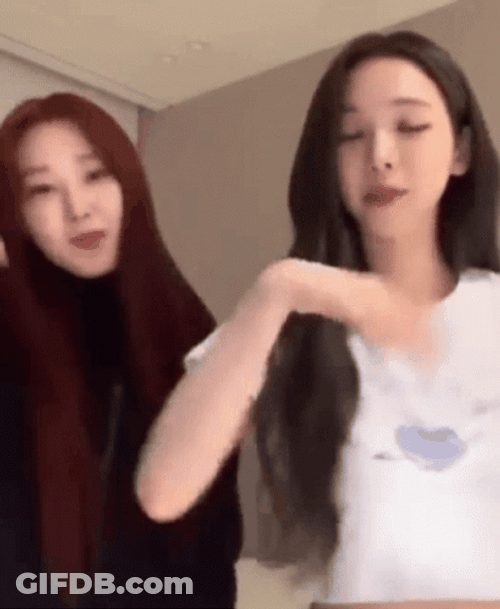 Hair Tuck Aespa Giselle And Karina Kpop GIF