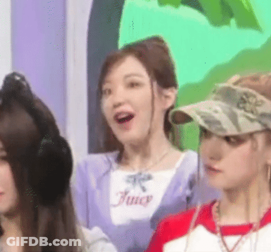 Hair Tuck Gidle Shuhua Kpop GIF