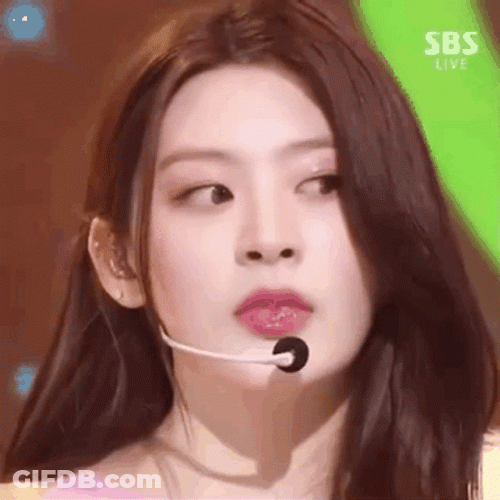 Hair Tuck Stayc Seeun Kpop GIF